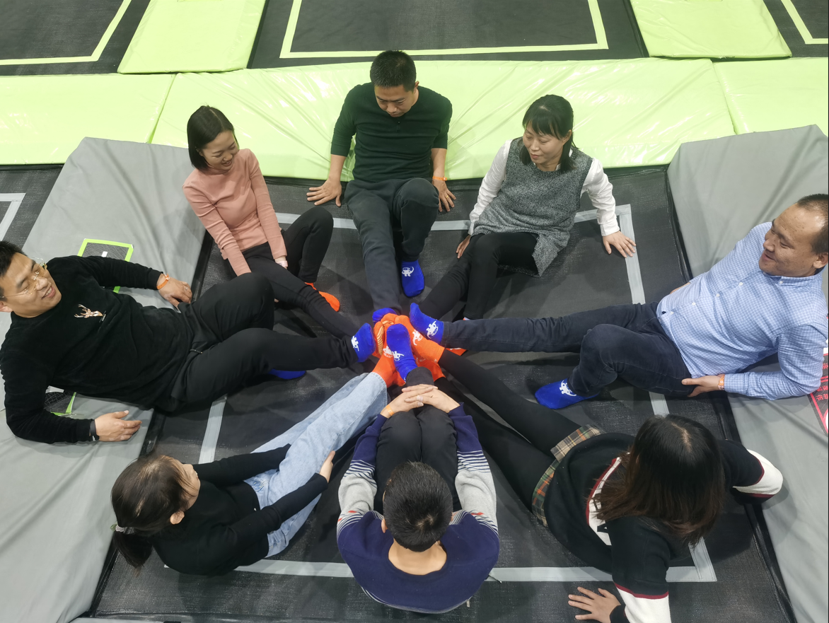   2020.01.19  Trampoline Team Building!